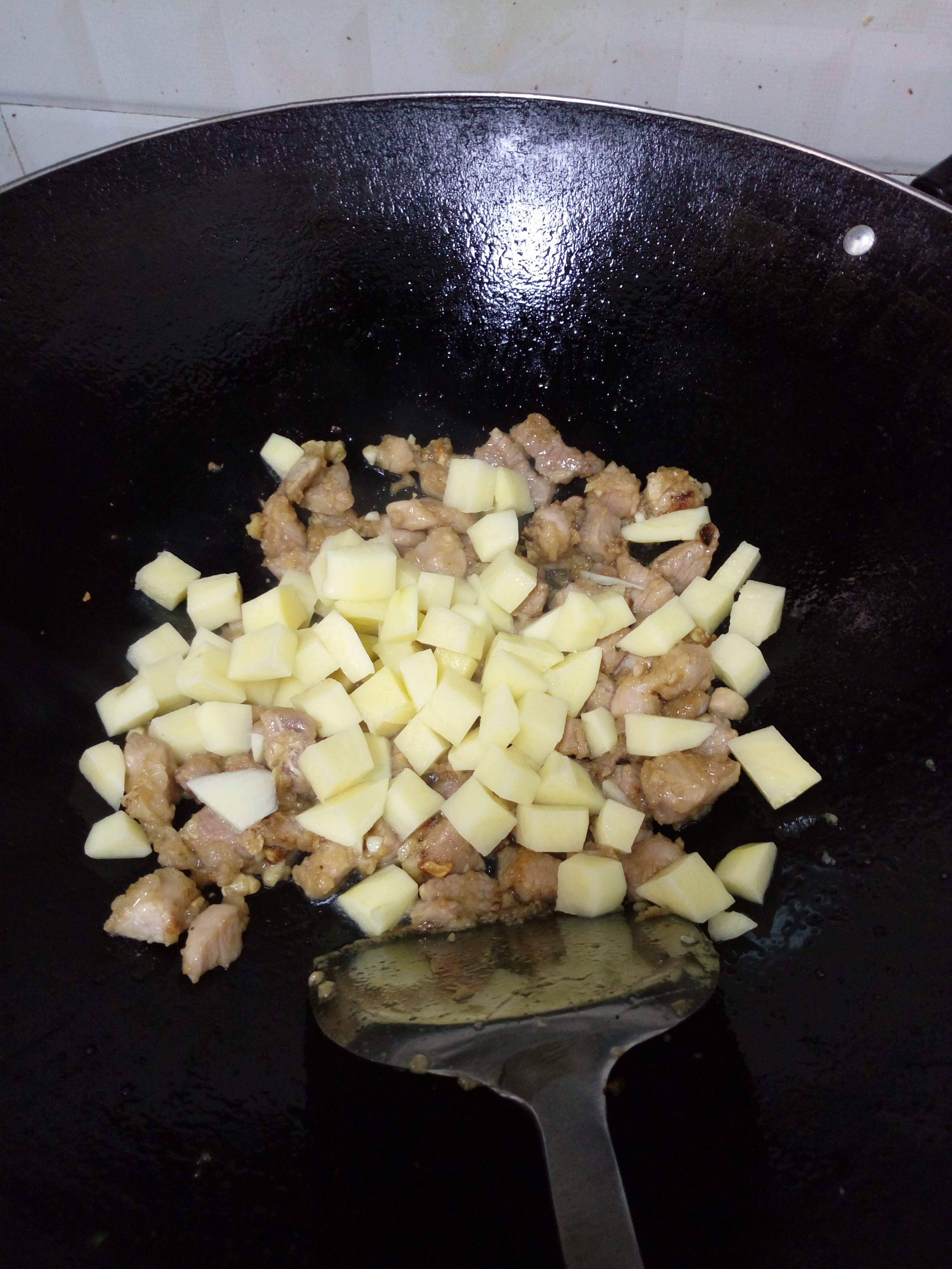 土豆丁煮几分钟熟透