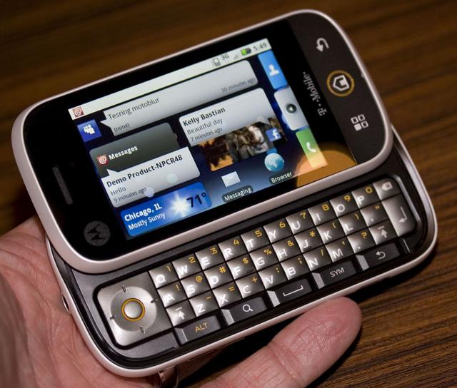 联想s800手机（黑科技透明屏手机，设计极为前卫，但是不该在2010年发布）