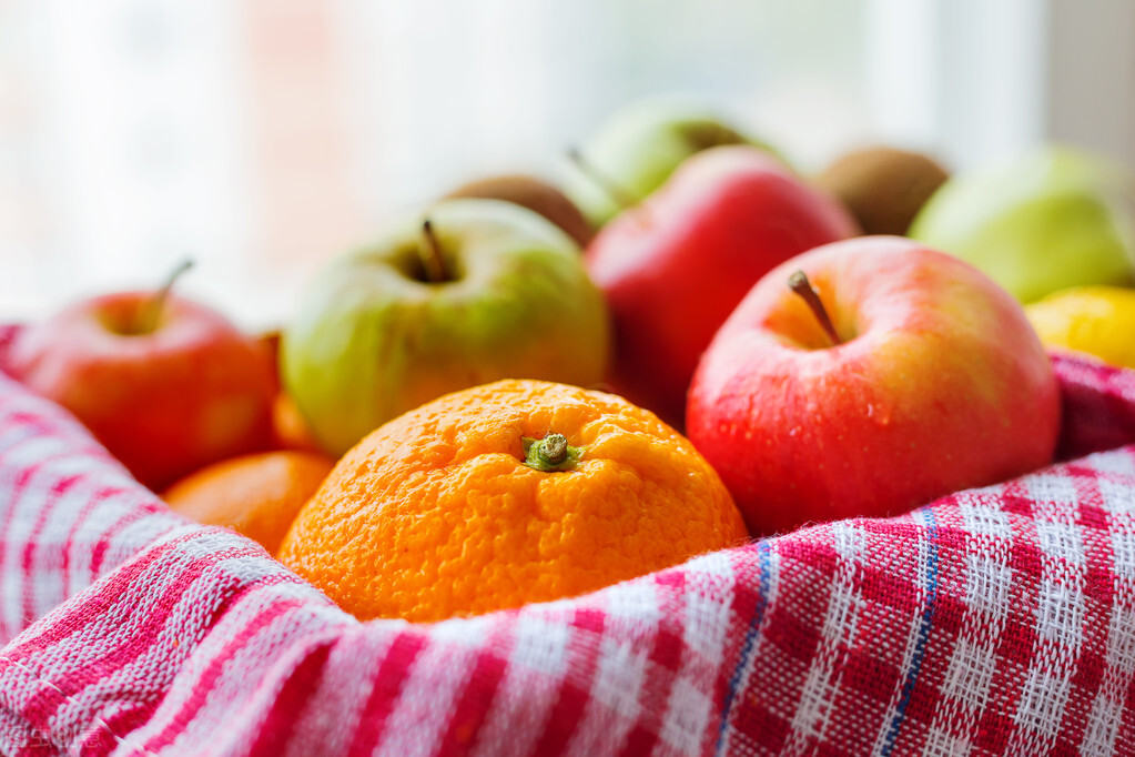 秋天成熟的水果（中秋节前后，这8种水果可以成箱购买，营养防秋燥，价格还实惠）