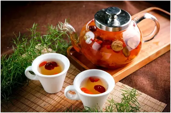 黄 芪红枣枸杞茶的做法