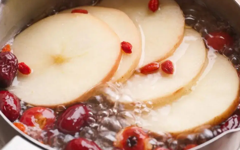 洋葱和苹果煮水喝真的止咳吗（苹果和洋葱一起吃可以减肥吗）