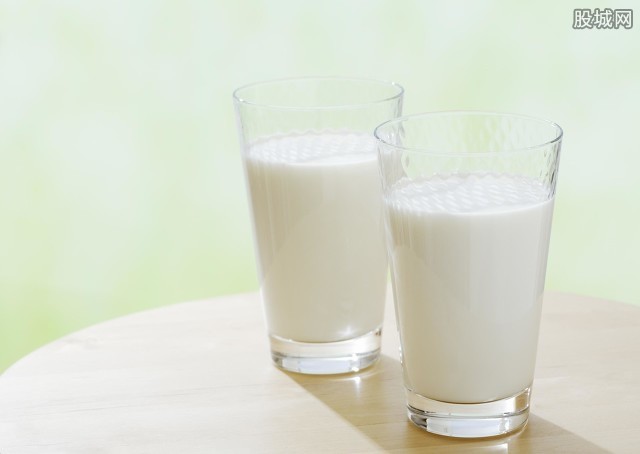 纯牛奶不合格麦趣尔被罚7315.1万（牛奶中含有丙二醇）