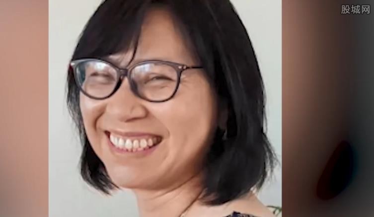 60岁华裔女名医美国当街遇害（画面曝光疑似受害者发出呼喊声）