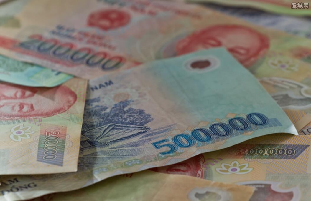 越南男子上班时银行账户收到10亿汇款（报警后又收到10亿）