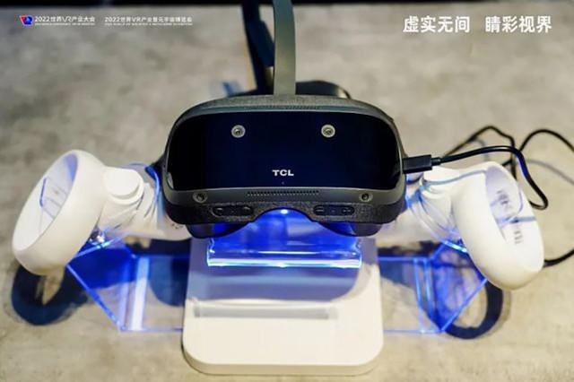 TCL 首款 VR 一体机亮相：PPI 超 1500，支持双目全彩 VST