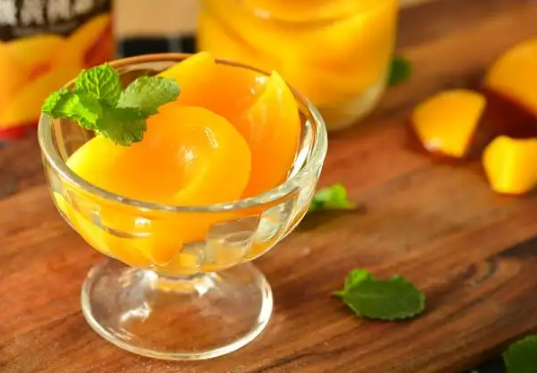 吃黄桃罐头可以治感冒吗（黄桃罐头的功效与作用）