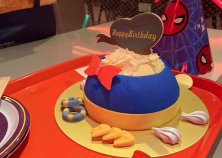 迪士尼生日蛋糕可以放多久（迪士尼生日蛋糕就餐体验）