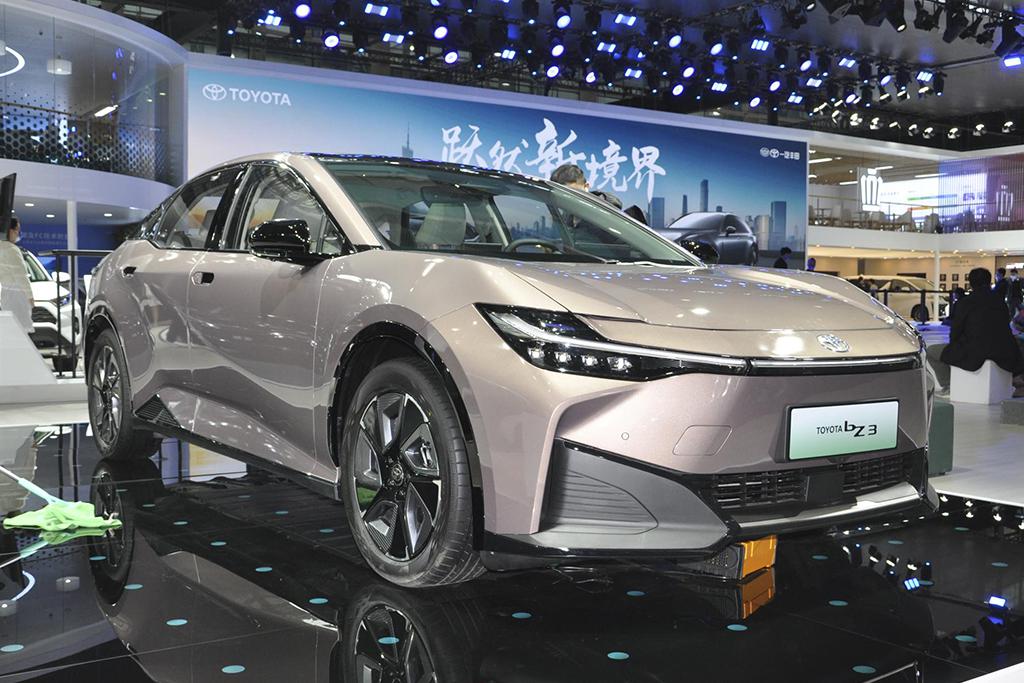 一汽丰田 bZ3 将于 3 月 6 日上市 纯电中型轿车