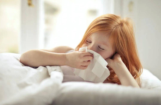 小孩甲流一直咳嗽是肺炎吗（小孩得了甲流一直咳嗽怎么办）