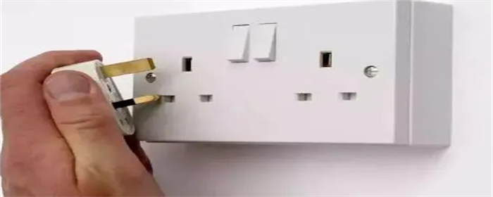 墙上插座进水跳闸了怎么办（如何选择高质量的插座）