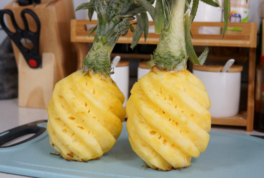 切好的菠萝可以在冰箱里放几天（菠萝上火还是下火）