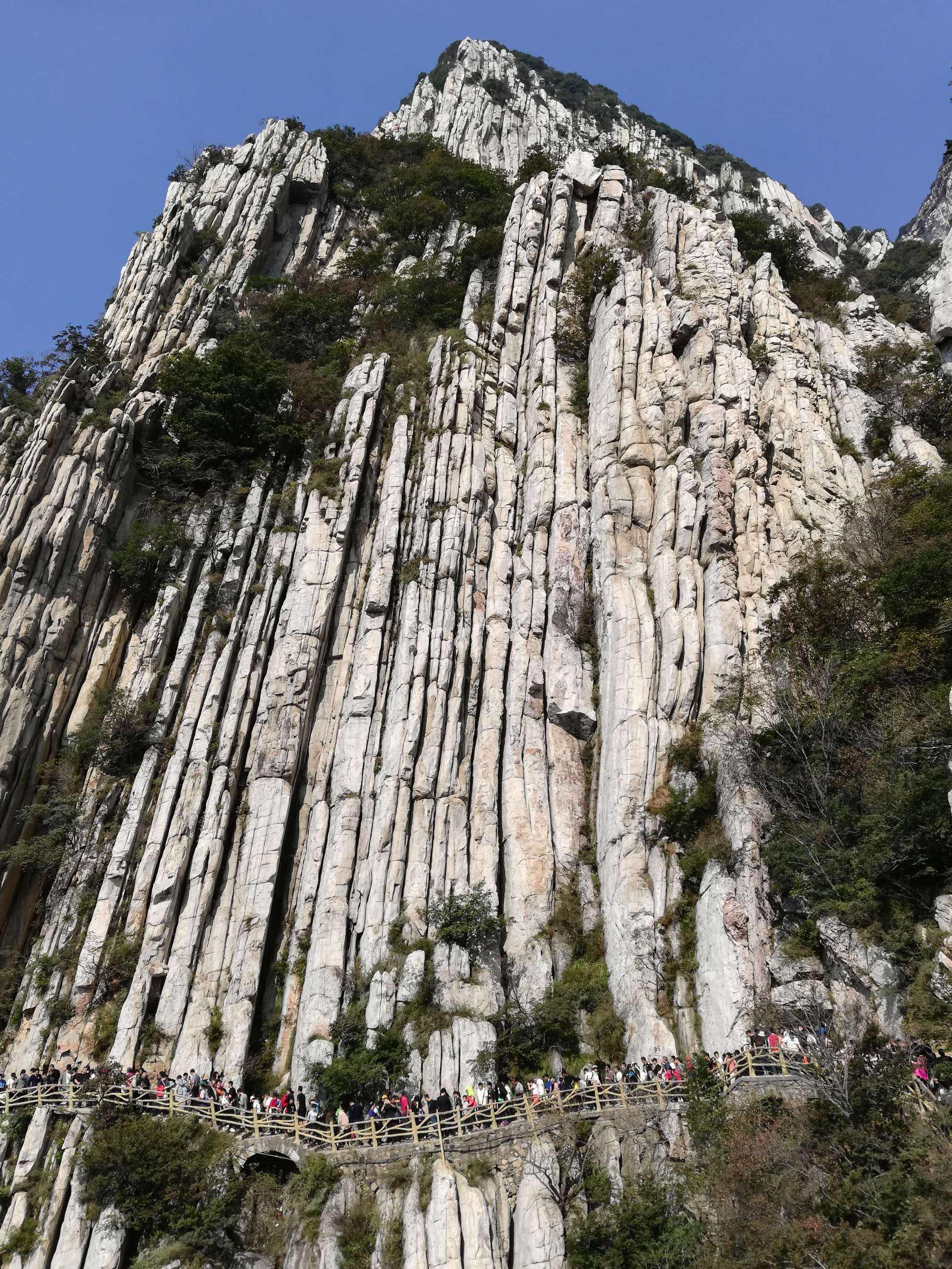 嵩山最高峰图片