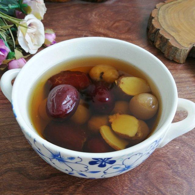 很多人都听过姜枣茶这道饮品,特别冬季的时候,喝一杯姜枣茶对身体具有