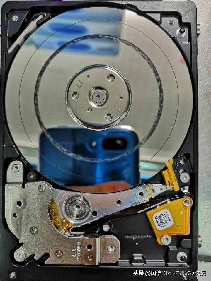 维修硬盘（电脑硬盘坏了能修复吗？）