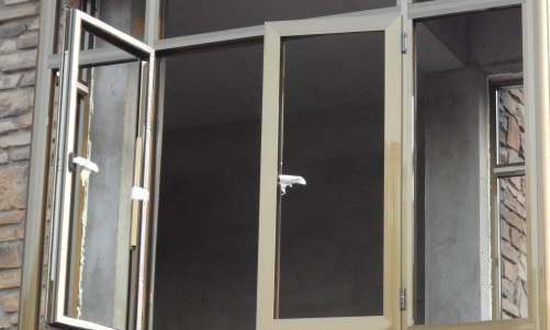 飘窗窗套一般是怎么安装的（新换的断桥铝窗户冬天室内淌水严重）
