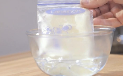 储奶袋温奶还是奶瓶温奶（可以用开水隔水热奶吗）