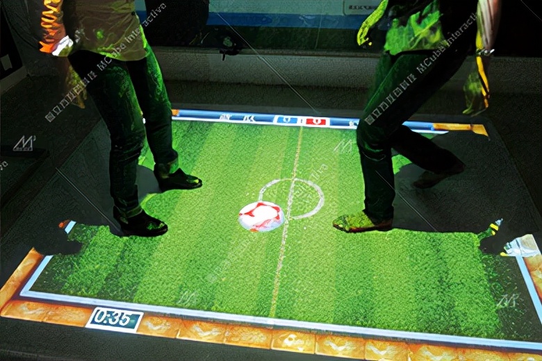 投影桌面游戏（地面互动投影人气游戏，地面互动足球刺激又好玩）