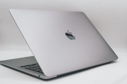 全面解析MacBook Air M1：性能革新，轻薄便携，助力工作与娱乐